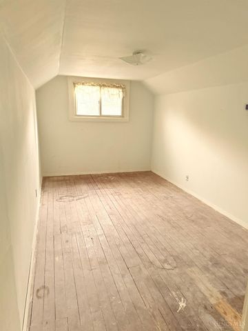 6032 Mayflower Avenue, Golf Manor, OH 45237