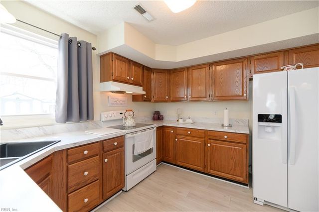 1 Paquette CT, Hampton, VA 23666