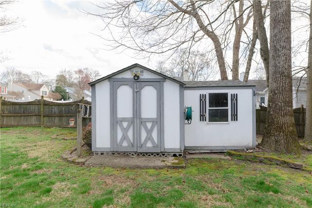 1 Paquette CT, Hampton, VA 23666