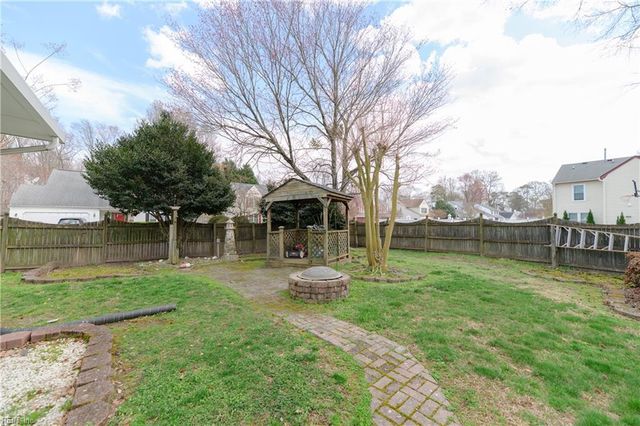 1 Paquette CT, Hampton, VA 23666