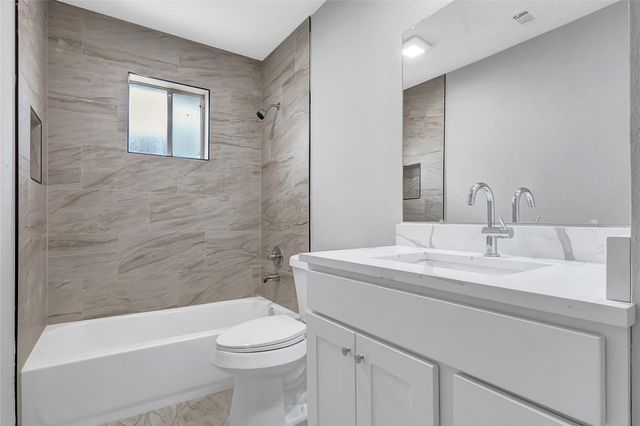 16715 Bougainvilla Lane, Friendswood, TX 77546