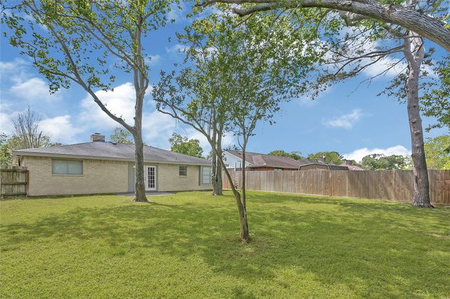 16715 Bougainvilla Lane, Friendswood, TX 77546