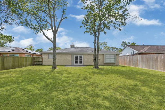 16715 Bougainvilla Lane, Friendswood, TX 77546