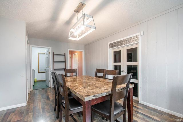 58489 County Road 9, Elkhart, IN 46517