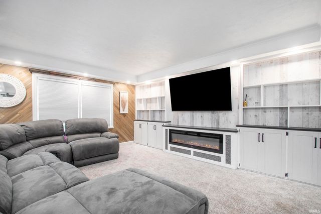 58489 County Road 9, Elkhart, IN 46517