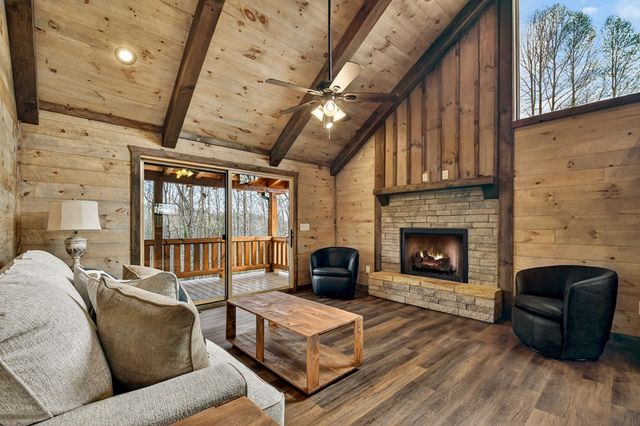 313 Barnes Chapel Road, Blue Ridge, GA 30513