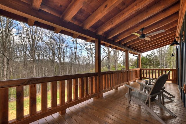 313 Barnes Chapel Road, Blue Ridge, GA 30513
