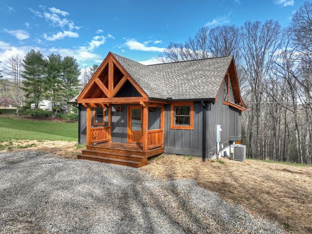 313 Barnes Chapel Road, Blue Ridge, GA 30513
