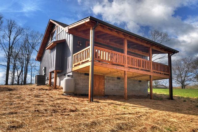 313 Barnes Chapel Road, Blue Ridge, GA 30513