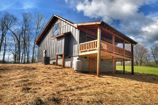 313 Barnes Chapel Road, Blue Ridge, GA 30513