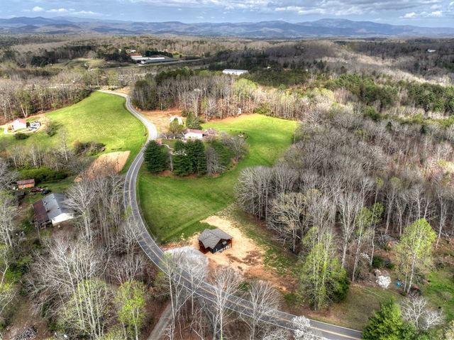 313 Barnes Chapel Road, Blue Ridge, GA 30513