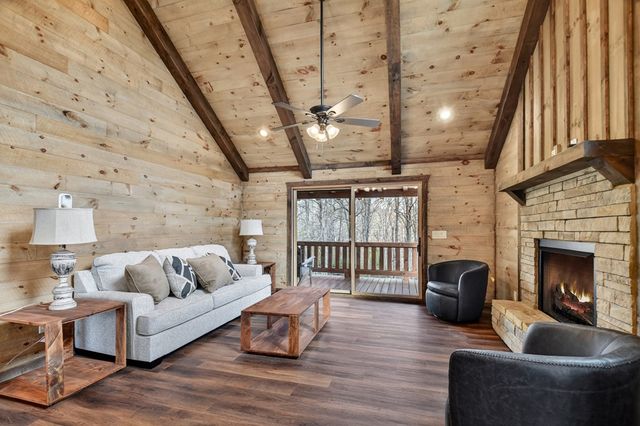 313 Barnes Chapel Road, Blue Ridge, GA 30513