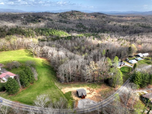 313 Barnes Chapel Road, Blue Ridge, GA 30513