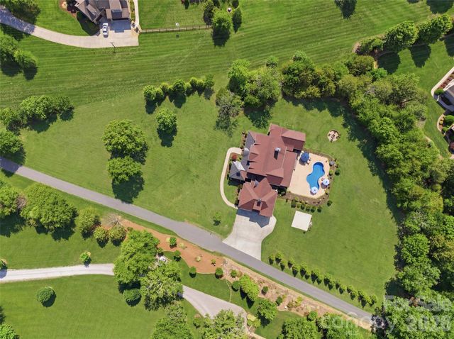 425 Bridlepath Trail, Davidson, NC 28036