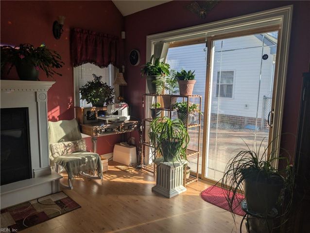 28453 Darden Point RD, Courtland, VA 23837