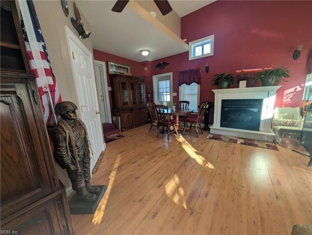 28453 Darden Point RD, Courtland, VA 23837