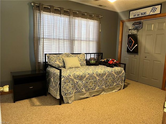 28453 Darden Point RD, Courtland, VA 23837