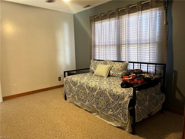 28453 Darden Point RD, Courtland, VA 23837