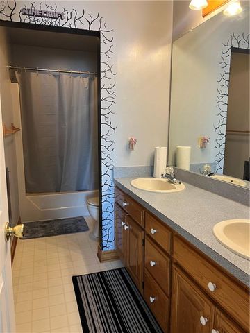 28453 Darden Point RD, Courtland, VA 23837