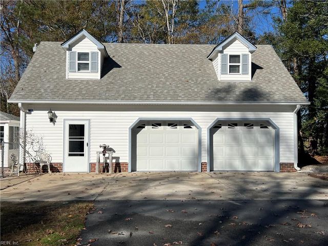 28453 Darden Point RD, Courtland, VA 23837