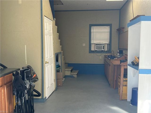 28453 Darden Point RD, Courtland, VA 23837