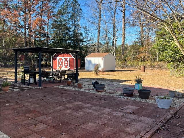 28453 Darden Point RD, Courtland, VA 23837