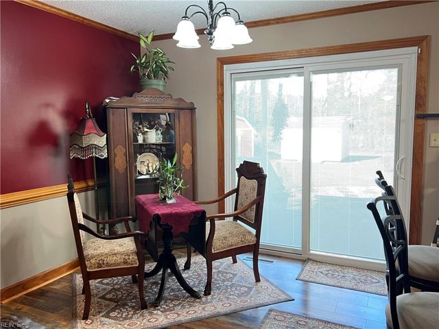 28453 Darden Point RD, Courtland, VA 23837