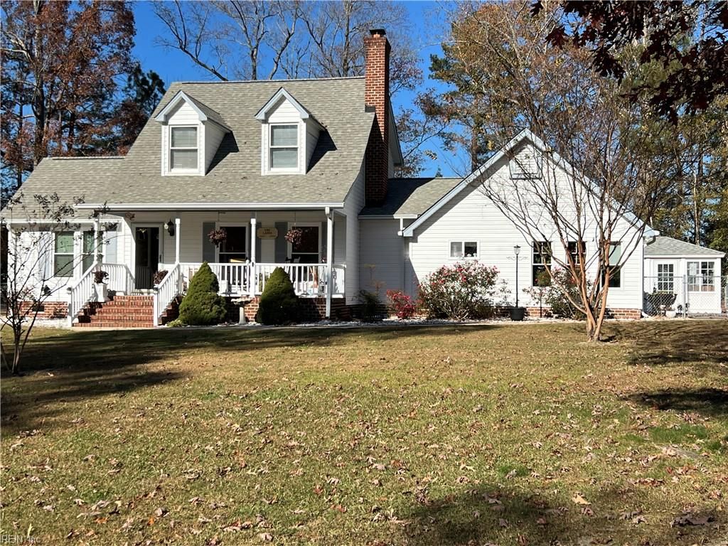 28453 Darden Point RD, Courtland, VA 23837