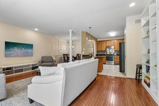 25 FOREST GATE LN, Wilmington, DE 19810