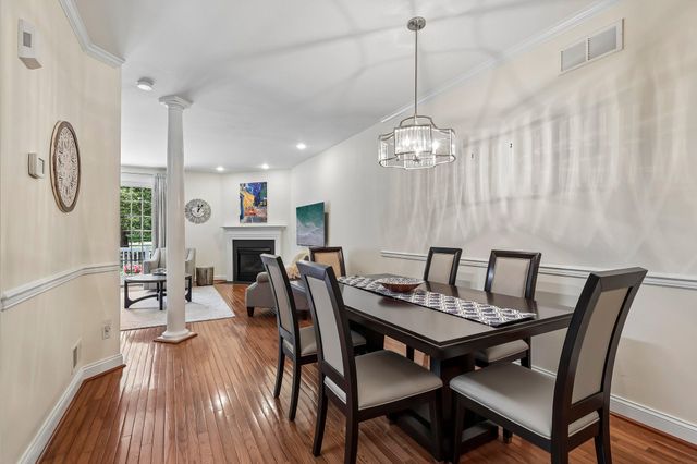 25 FOREST GATE LN, Wilmington, DE 19810