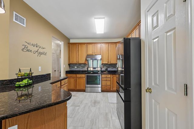 25 FOREST GATE LN, Wilmington, DE 19810
