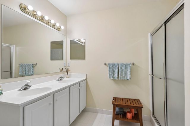 25 FOREST GATE LN, Wilmington, DE 19810
