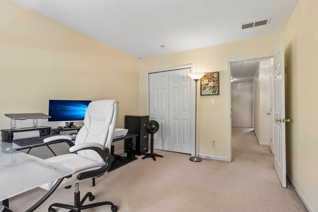 25 FOREST GATE LN, Wilmington, DE 19810