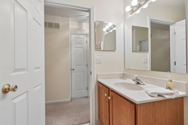 25 FOREST GATE LN, Wilmington, DE 19810