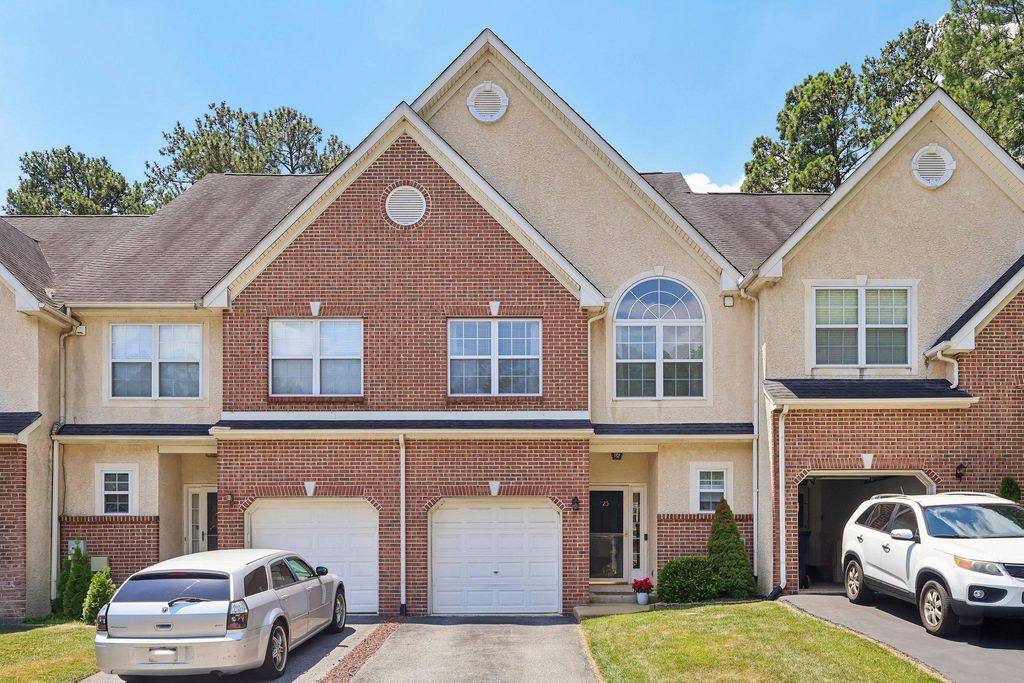 25 FOREST GATE LN, Wilmington, DE 19810