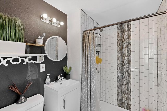 504 Jefferson Street, Hillsboro, TX 76645