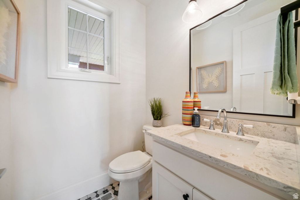 Image 20 of property listing at 953 E 1000 N, American Fork, UT 84003