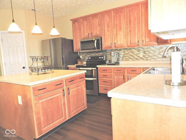 10863 Secretariat Drive, Indianapolis, IN 46234