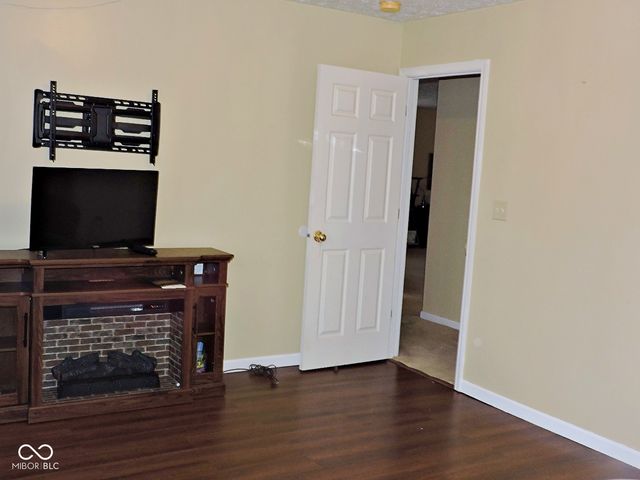 10863 Secretariat Drive, Indianapolis, IN 46234