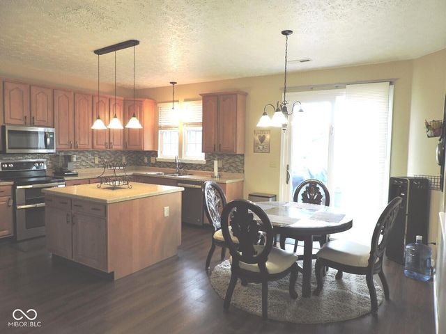 10863 Secretariat Drive, Indianapolis, IN 46234