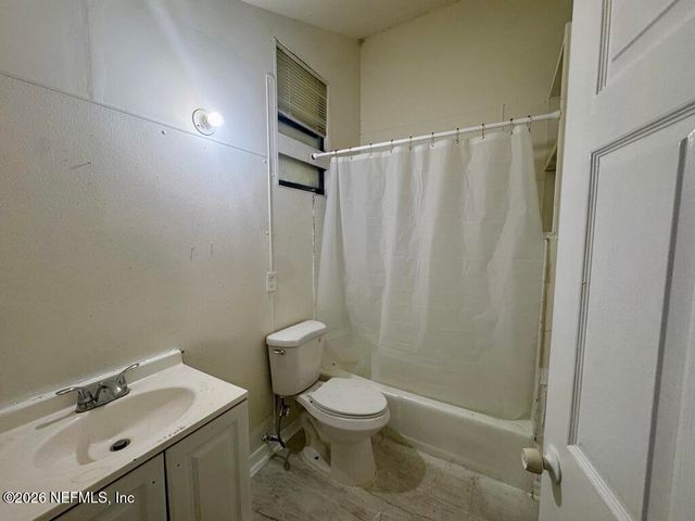 5420 LEAMING Avenue, Jacksonville, FL 32254