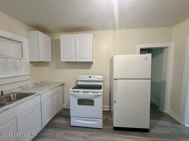 5420 LEAMING Avenue, Jacksonville, FL 32254