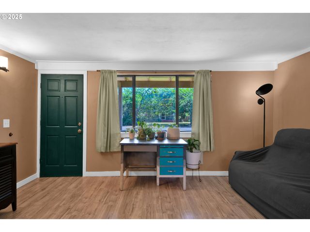 630 COLONIAL Dr, Springfield, OR 97477