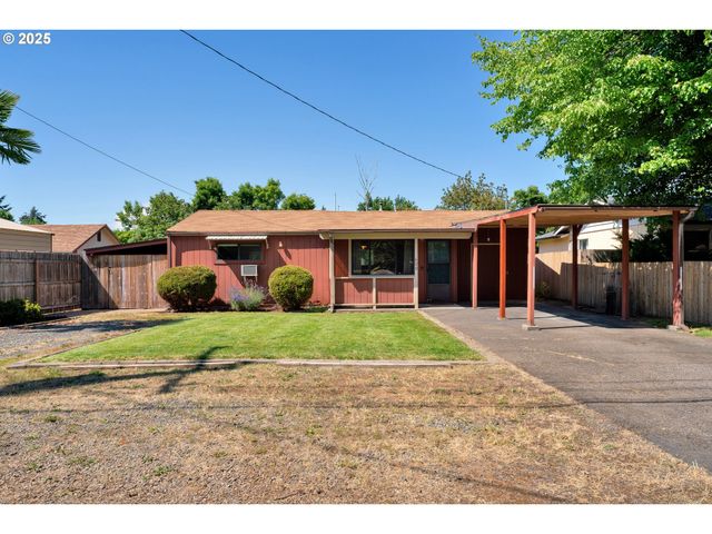 630 COLONIAL Dr, Springfield, OR 97477