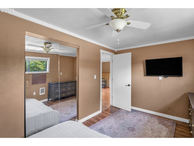 630 COLONIAL Dr, Springfield, OR 97477