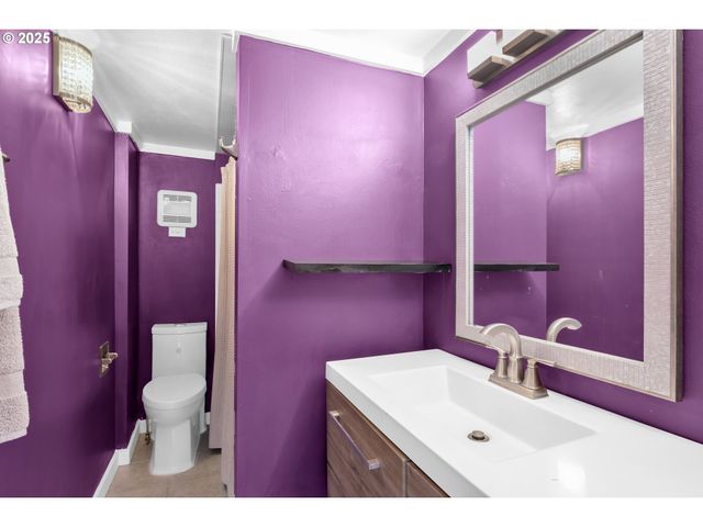 630 COLONIAL Dr, Springfield, OR 97477
