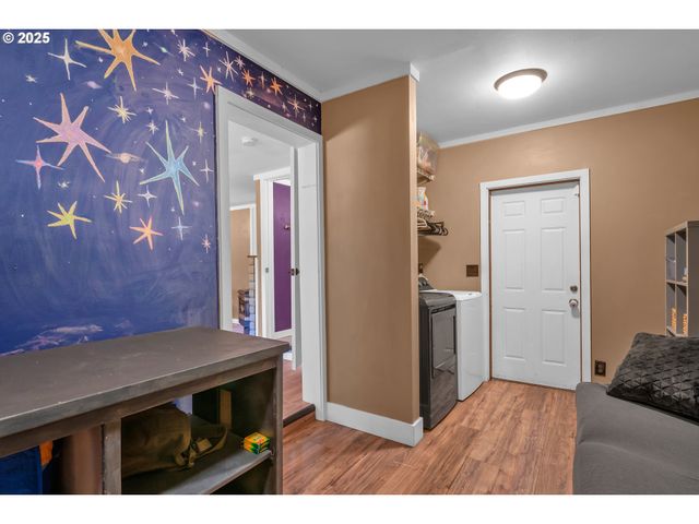 630 COLONIAL Dr, Springfield, OR 97477