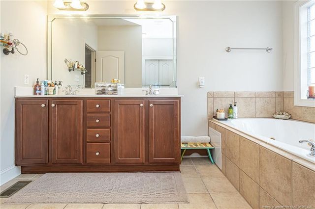 198 Grouse Run, Raeford, NC 28376