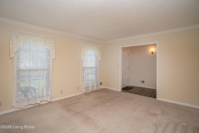 7114 Greengate Ct, Louisville, KY 40241