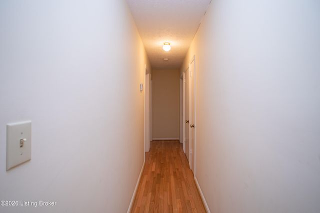 7114 Greengate Ct, Louisville, KY 40241